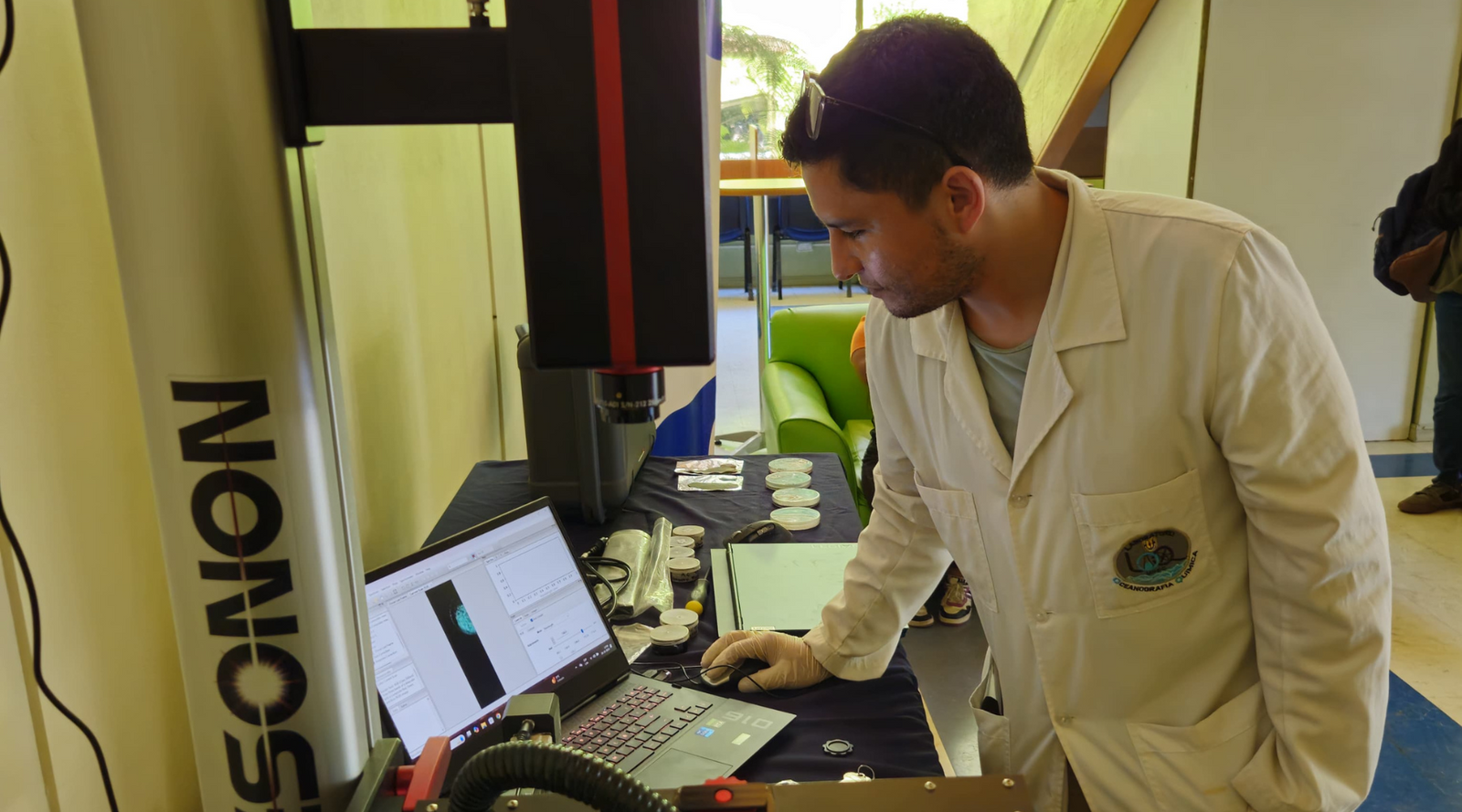 CB-UdeC realizó exitosa presentación de nuevo equipamiento en el marco de Proyecto FONDEQUIP