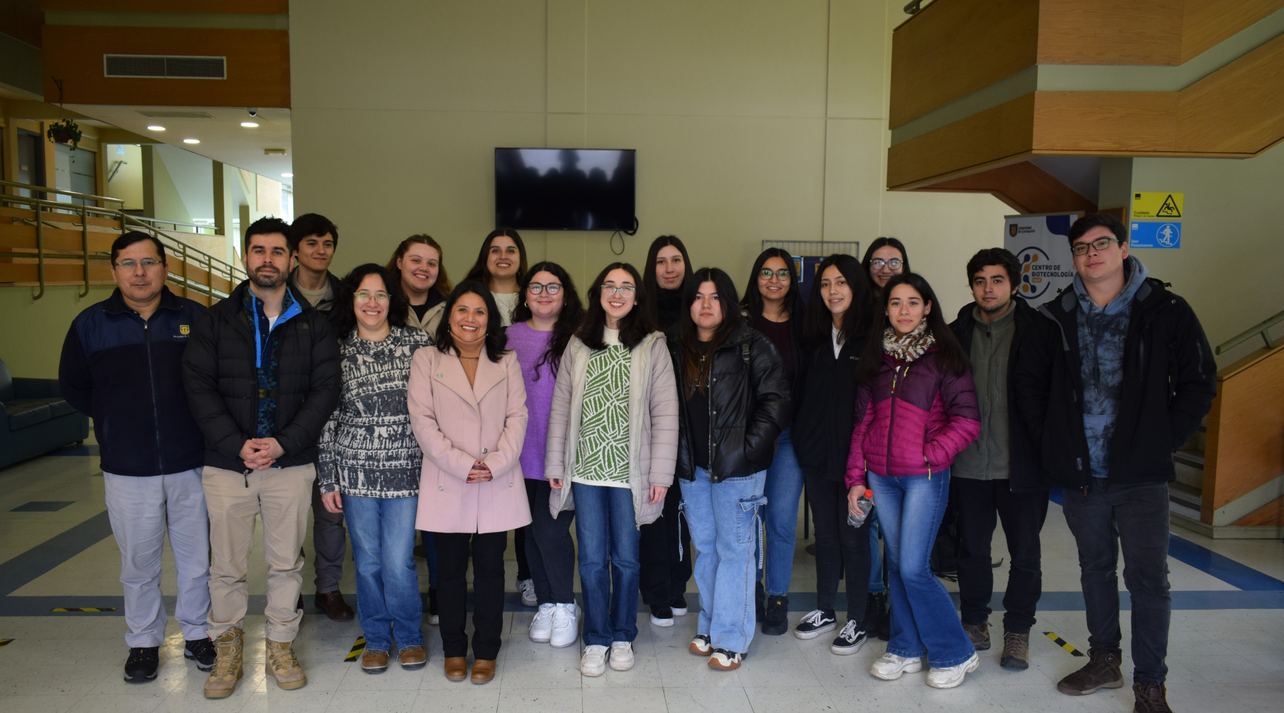 Delegaciones de estudiantes visitaron las instalaciones del Centro Biotecnología UdeC