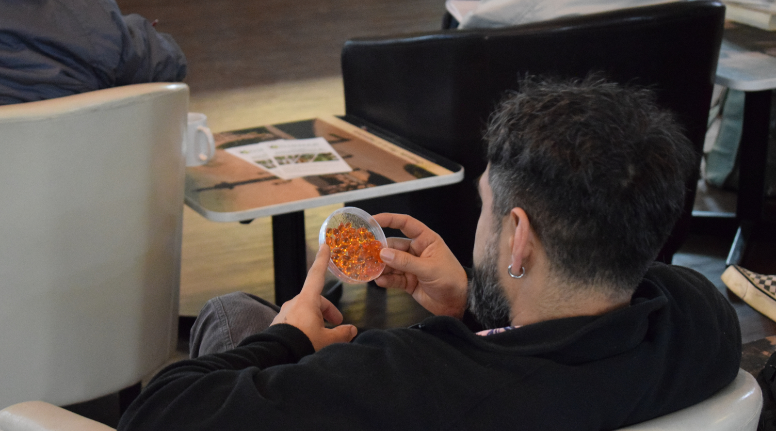 El Dr. Cristian Agurto encabezó el exitoso inicio de los Cafés Científicos 2024