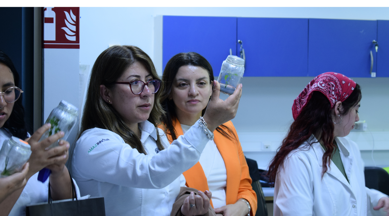 Delegación de la Universidad Toribio Rodríguez de Mendoza de Perú visita el Centro de Biotecnología UdeC en el marco de una gira por el ecosistema de innovación regional