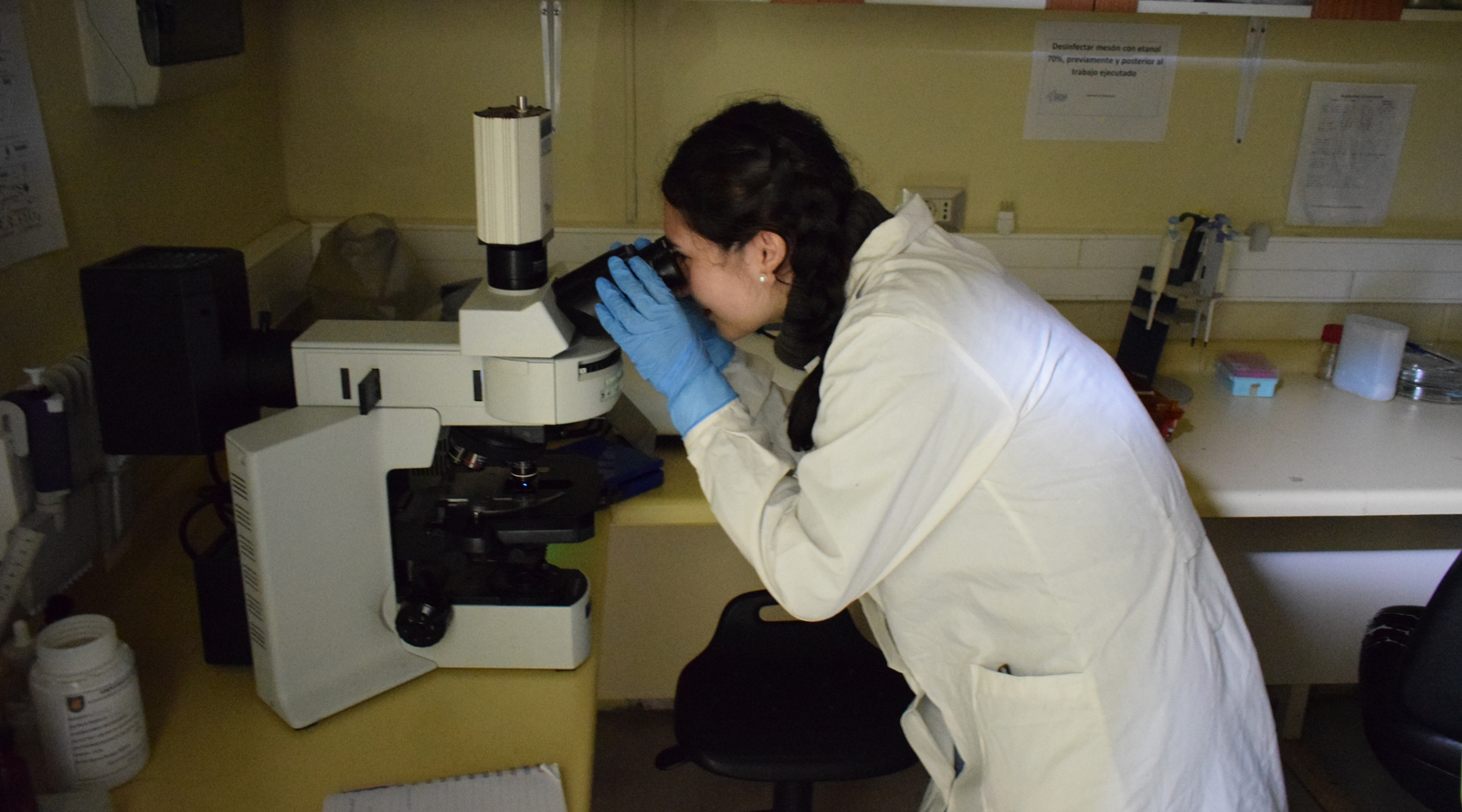 Estudiantes de Antropología UdeC conocieron aplicaciones de la biotecnología en visita al Centro de Biotecnología UdeC