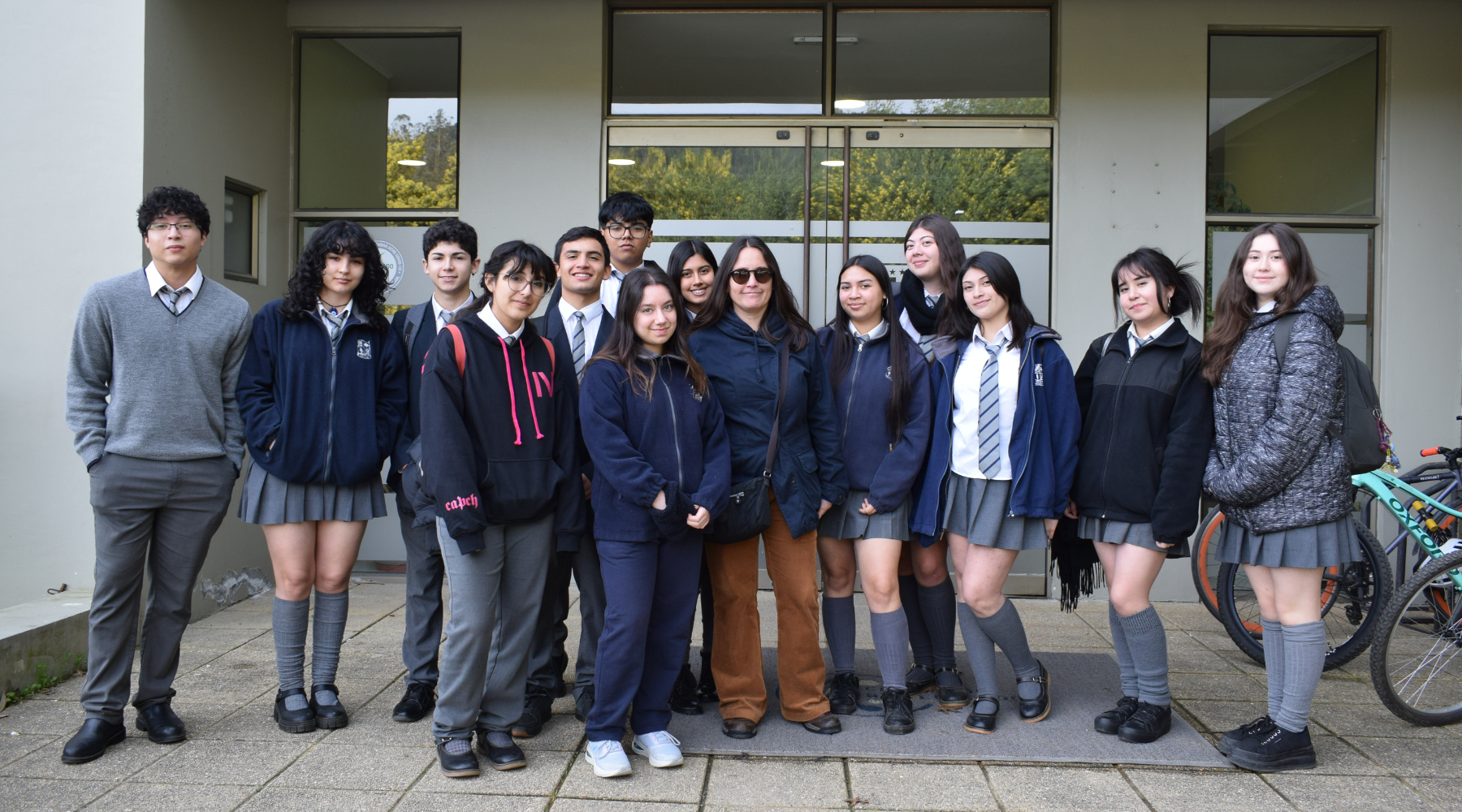 CB-UdeC recibe a delegación de estudiantes del Colegio Arturo Prat de Talcahuano